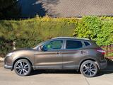 Nissan Qashqai Tekna Vollausstattung*1.Hand*360°TÜV NEU