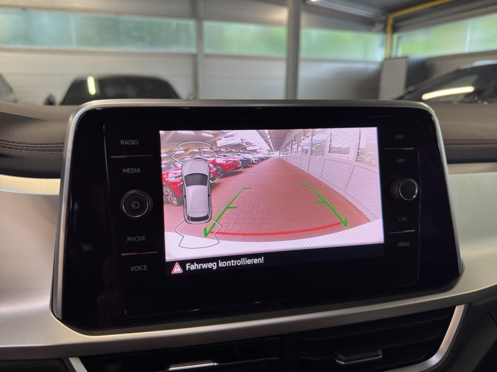 Volkswagen T-Roc 1.5 TSI DSG Move AHK LED Kamera PDC LM Te, миниатюра 17