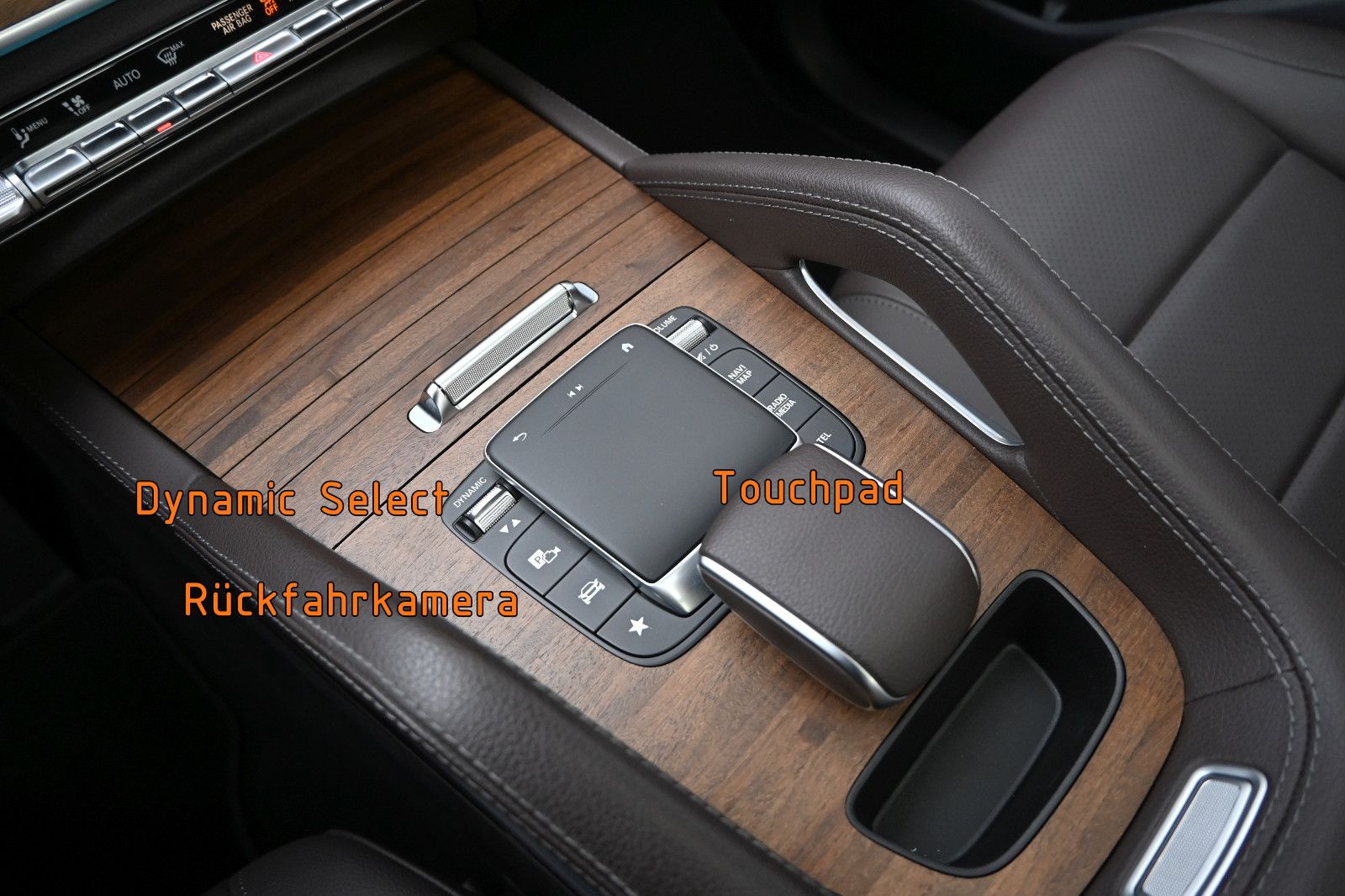 Fahrzeugabbildung Mercedes-Benz GLE 350 e 4M. °ACC°AHK°PANO°MB SERVICE FRISCH!°