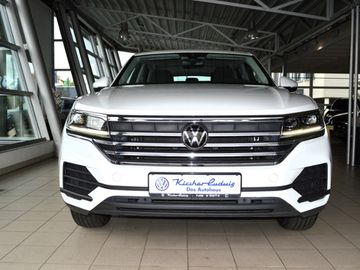 Volkswagen Touareg - 2