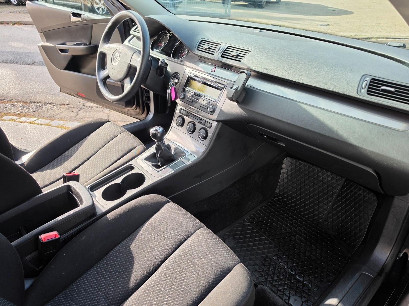 Volkswagen Passat 2009 — photo 13