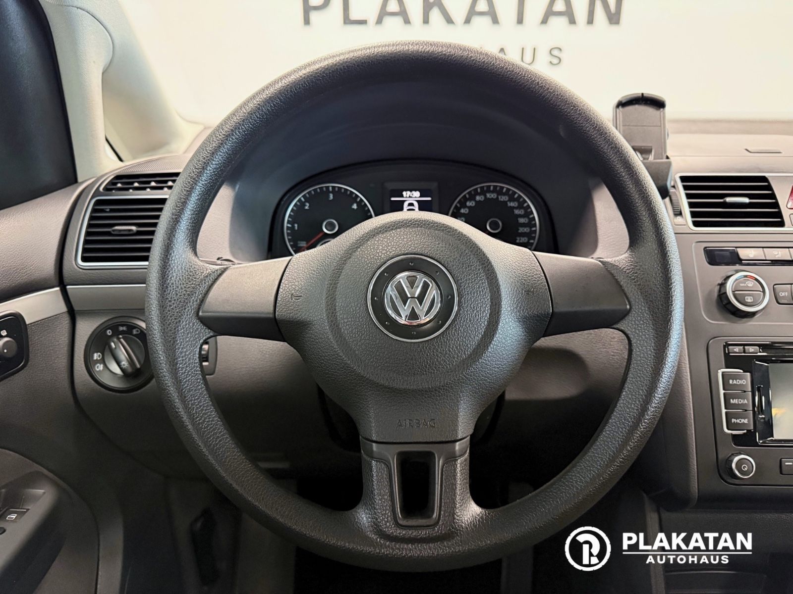 Fahrzeugabbildung Volkswagen Touran Zahnriemen Neu, Parksensoren, TÜV Neu,