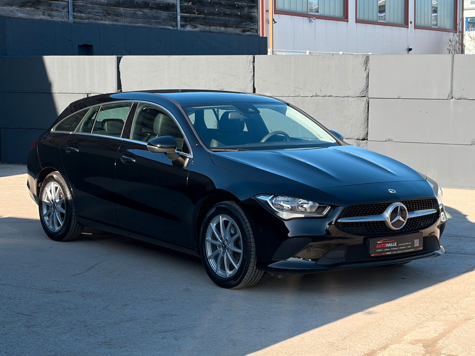 Fahrzeugabbildung Mercedes-Benz CLA 180 SB SHZ LKA MBUX CarPlay TEMP KLIMA Navi