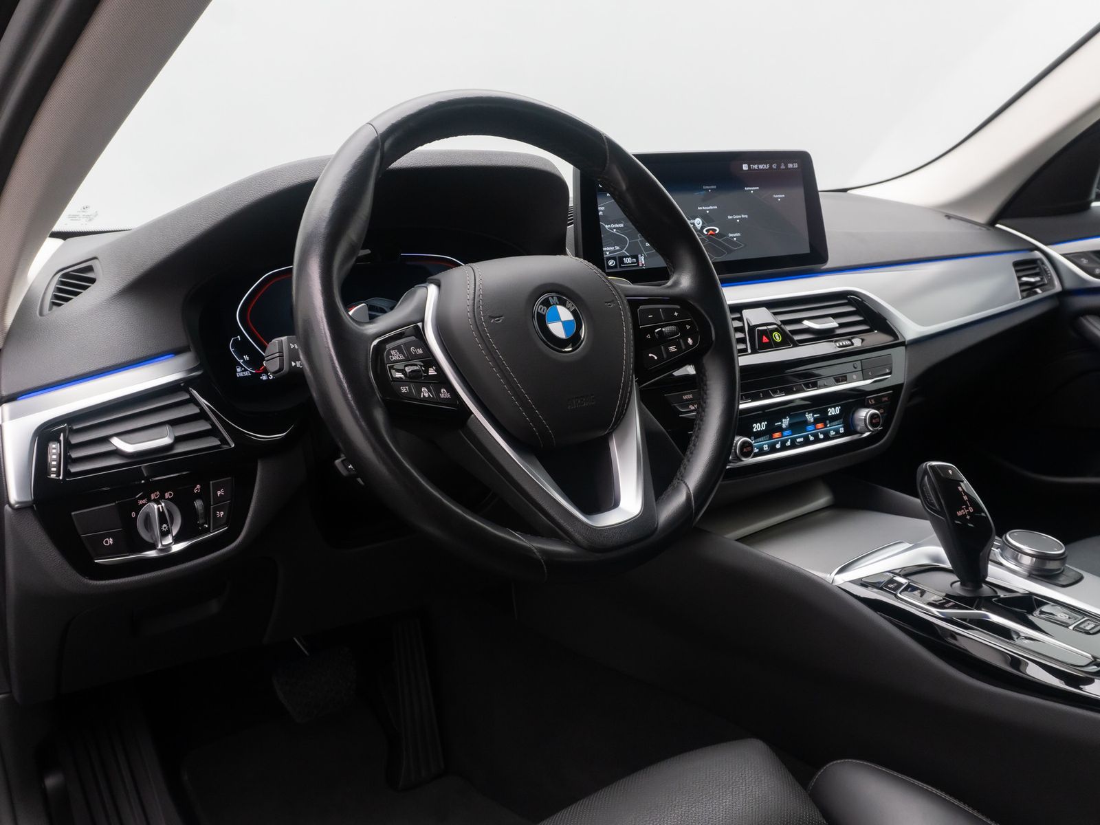 Fahrzeugabbildung BMW 520d xD  Kamera Laser HUD DAB AHK Komfort Alarm
