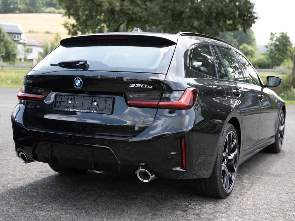 BMW 330 - Bild 2
