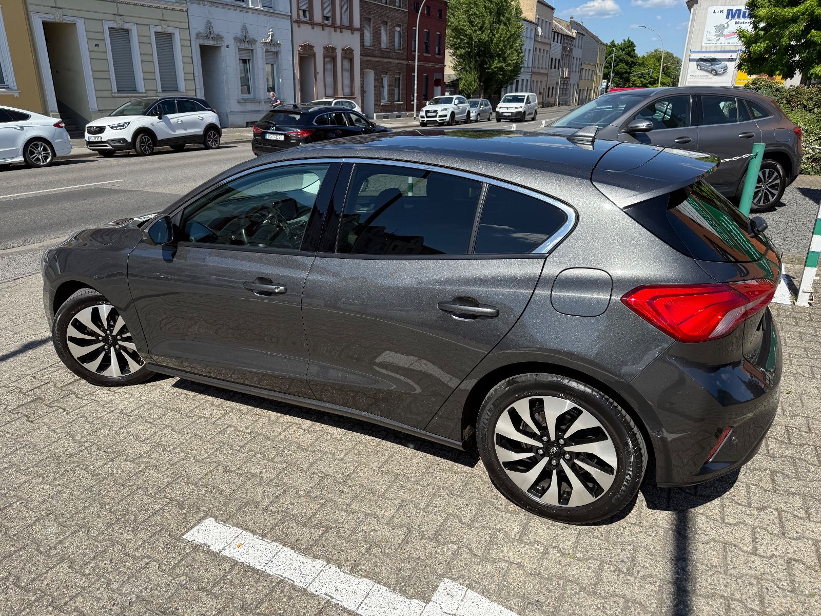 Fahrzeugabbildung Ford Focus Lim. Cool & Connect 1-HD KAMERA LED NAVI