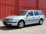 Volkswagen Golf 1.6 Kombi TÜV NEU Klima Alu Top - Volkswagen Golf aus 2001: Kombi
