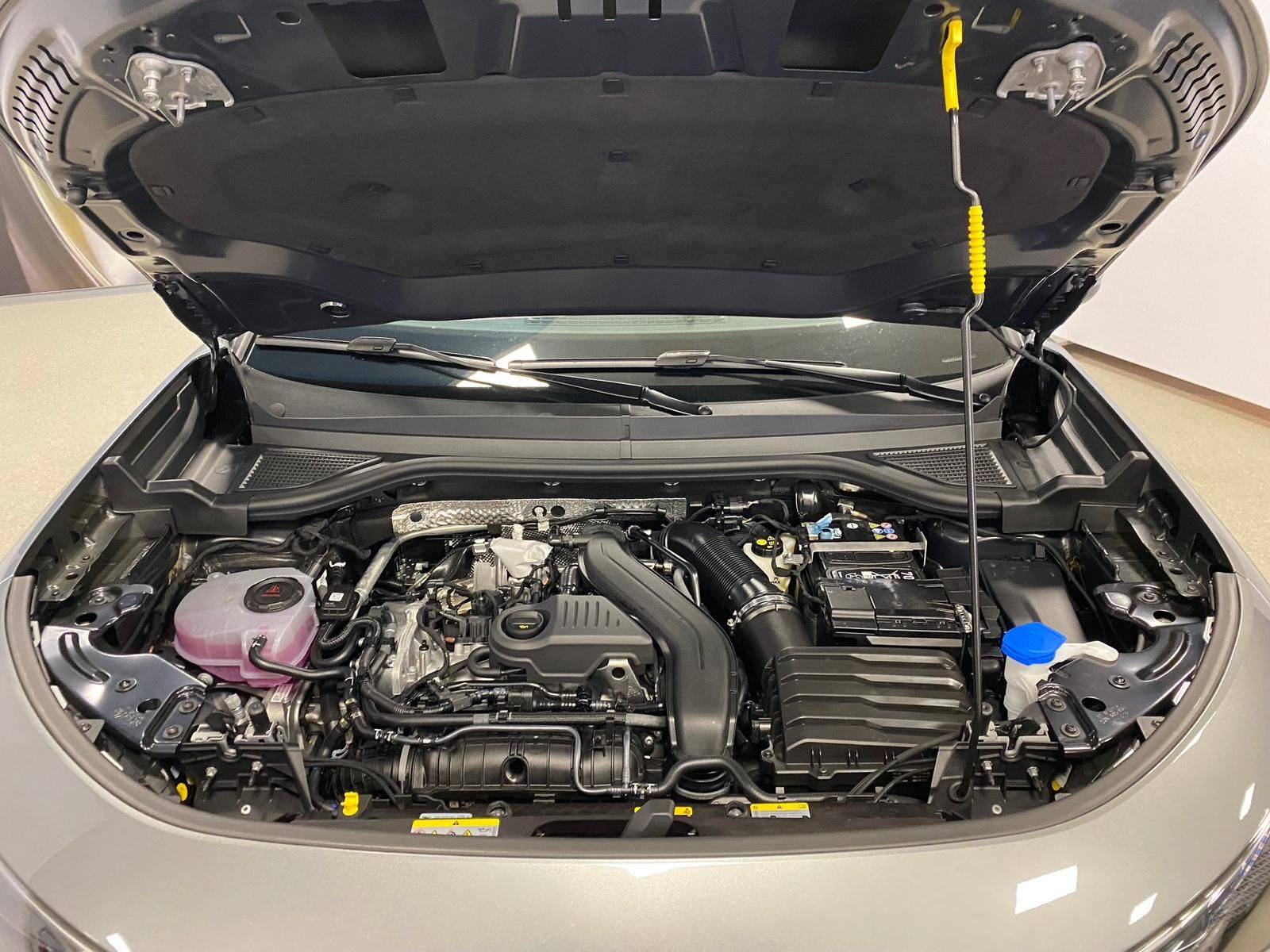 Fahrzeugabbildung Volkswagen T-Roc 1.5 eTSI R-Line NEUES MODELL AHK+ACC+KAMER