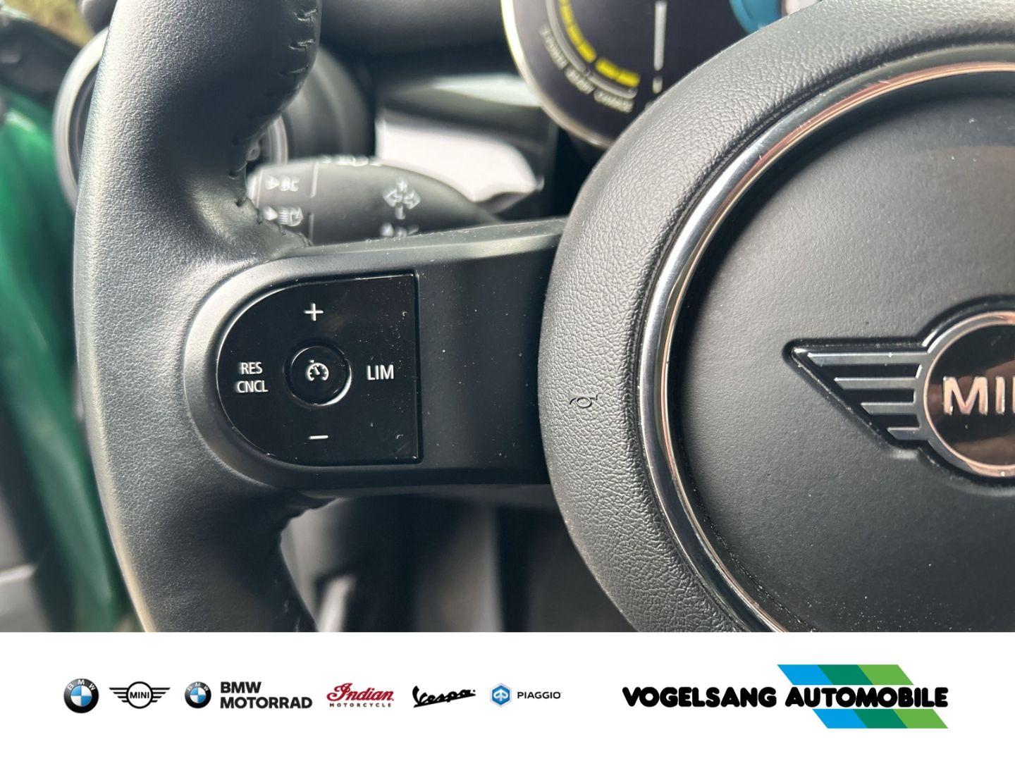 Fahrzeugabbildung MINI Cooper SE Classic Trim,LMFelge17'',DABTuner,LEDS