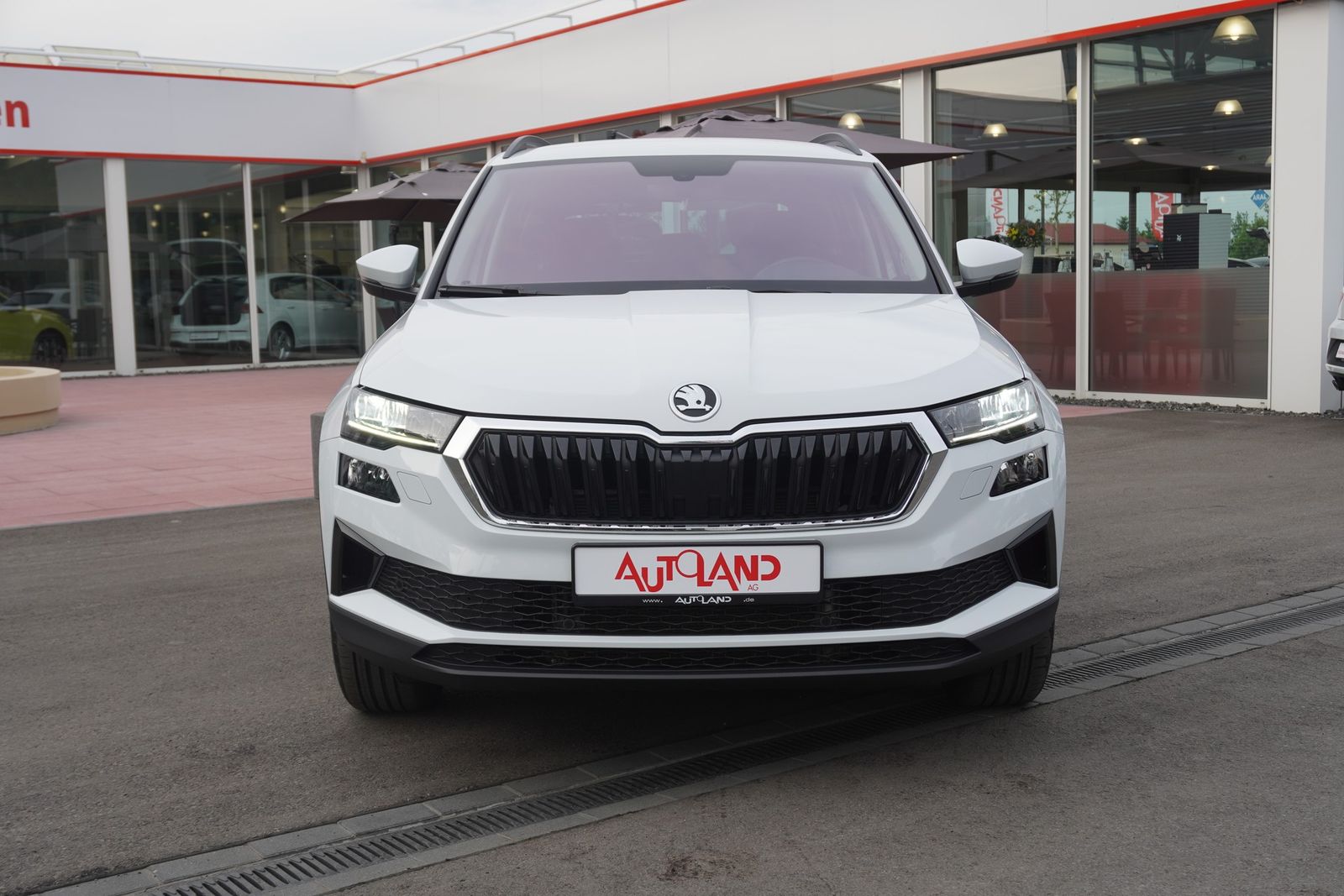 Skoda Karoq 1.5 TSI Tour LED ACC Kamera SmartLink AHK imagem 2