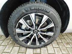 Fahrzeugabbildung Volvo XC60 B4 D Plus Dark 'Standheizung,Glasdach'