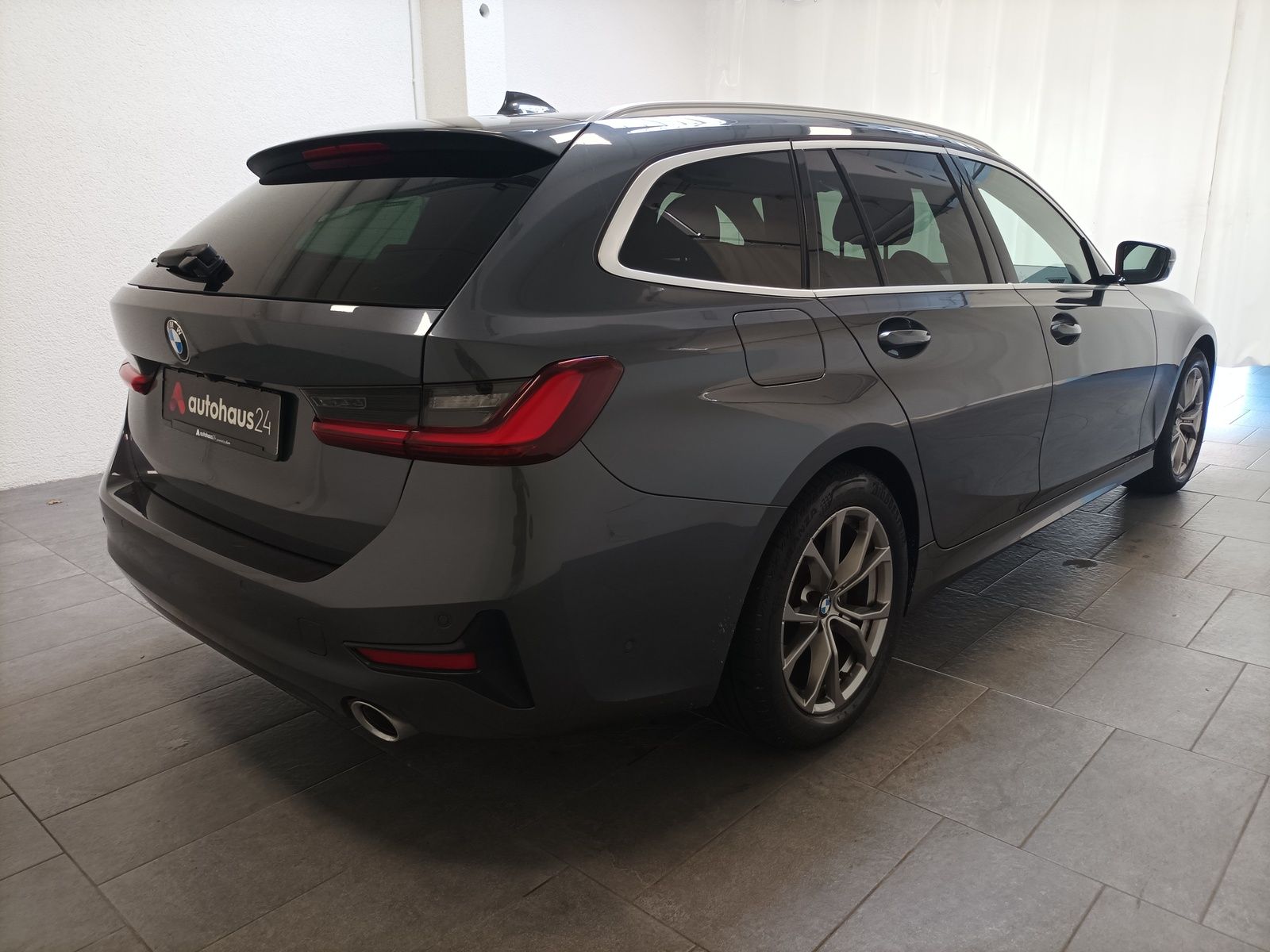 BMW 3er - 320 d Sport Line|Navi|PDC|Sitzhzg. foto 5