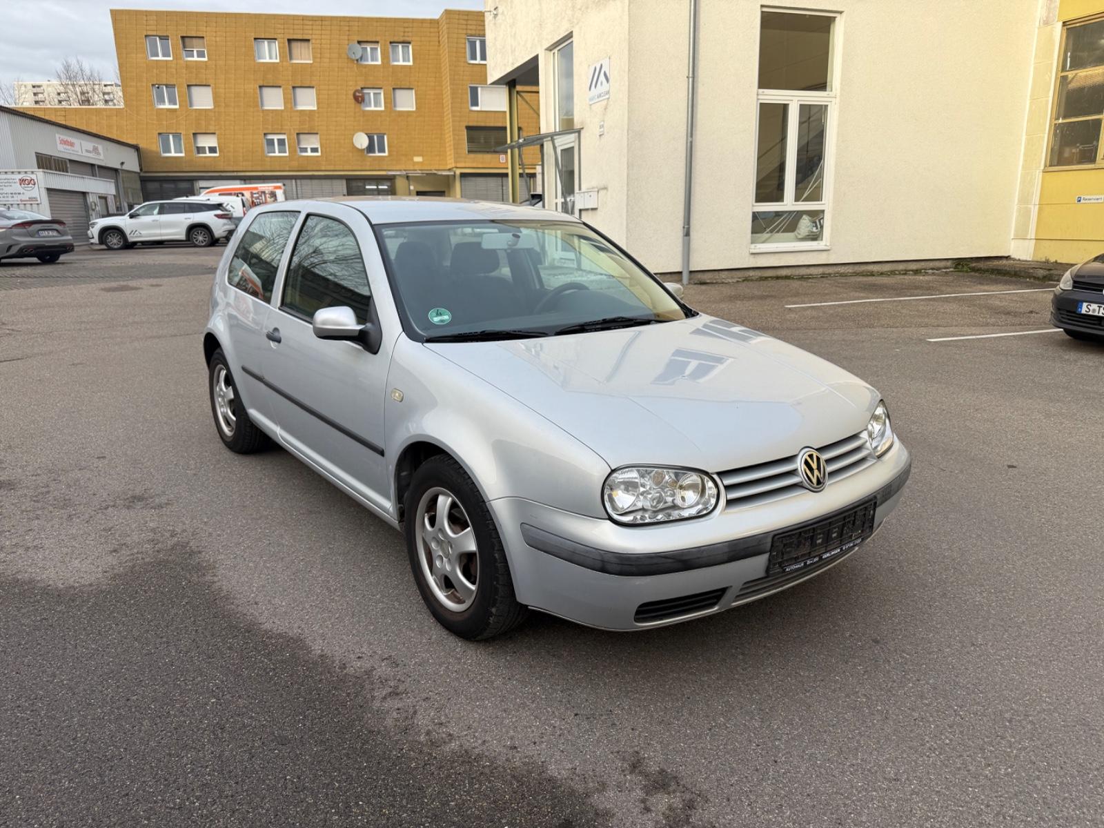 Volkswagen Golf 1.6 Auto Highline TÜV 08/2027