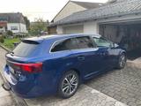 Toyota Avensis 2,0-l-D-4D Edition-S Touring Sports ... - Toyota Avensis: 2.4