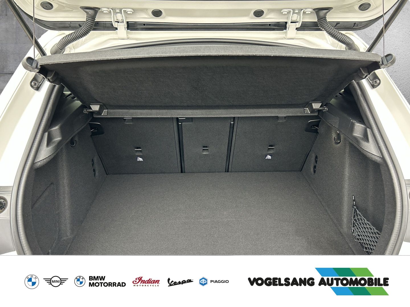 Fahrzeugabbildung BMW 120 dA,M Sport,AHK,H&K Sound,19''LMfelge,MPaketP