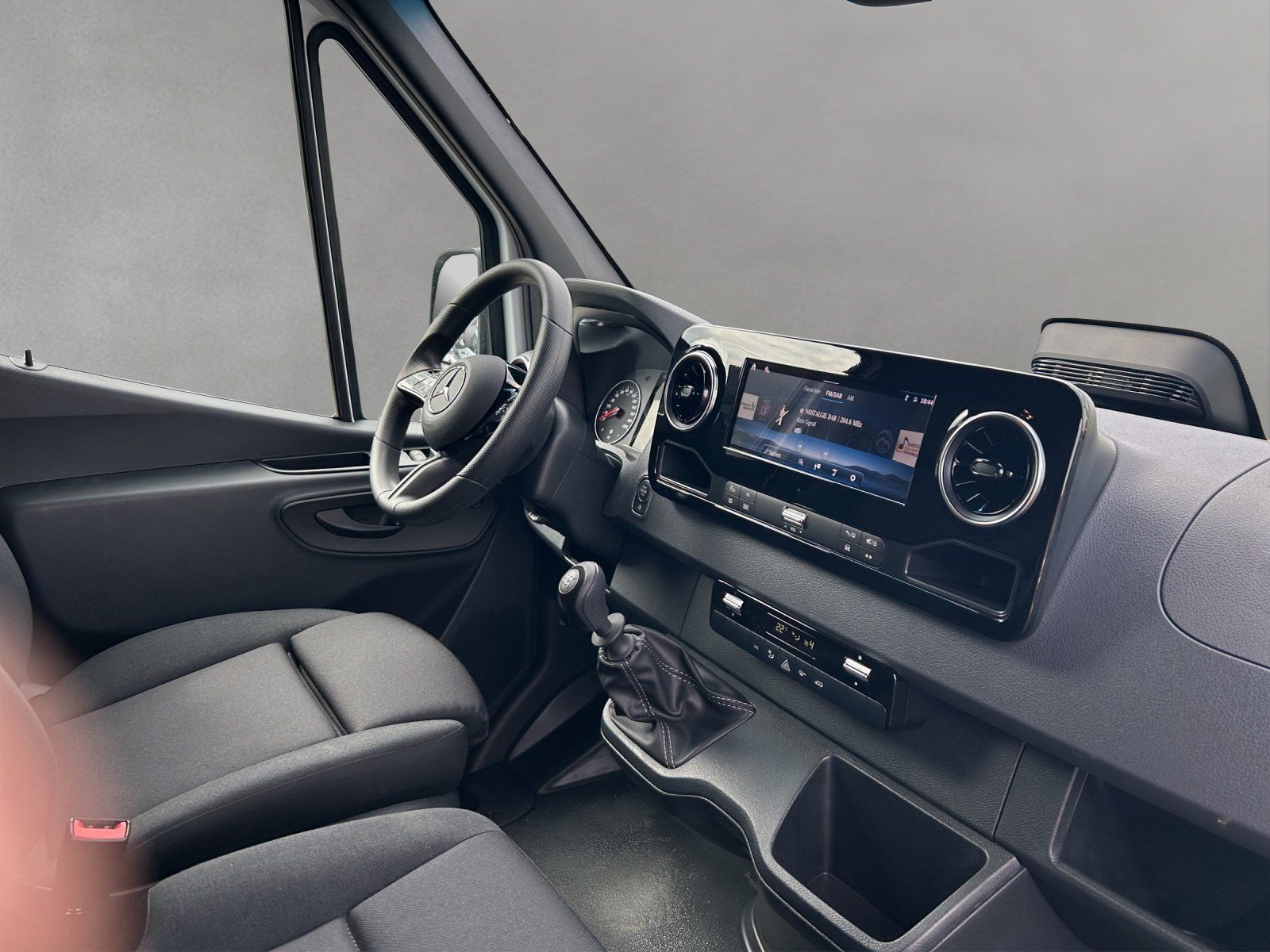 Fahrzeugabbildung Mercedes-Benz Sprinter 317 CDI Kasten PRO L2H2 NAVI AHK