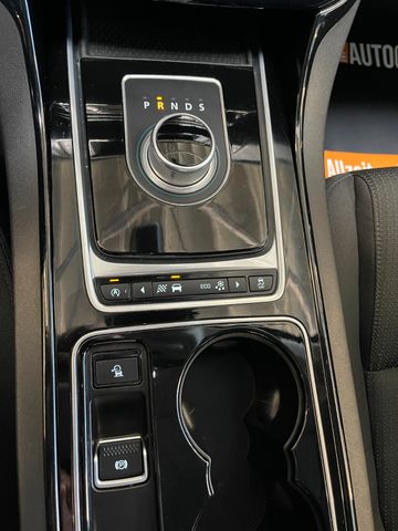 Jaguar XE Pure *NAVI*360°*SZHZ*TEMPO*BI-XENON*PDC*TOUCH
