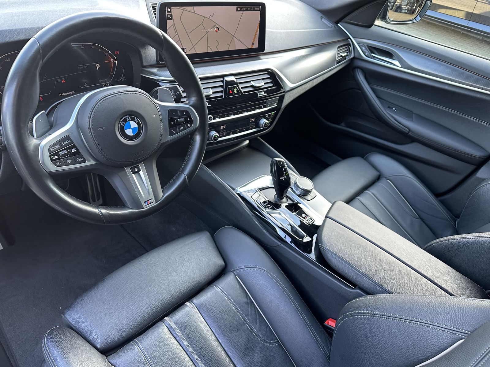 Fahrzeugabbildung BMW 520d Touring xDrive M-Sport NAV+LED+ACC+HIFI+DDC
