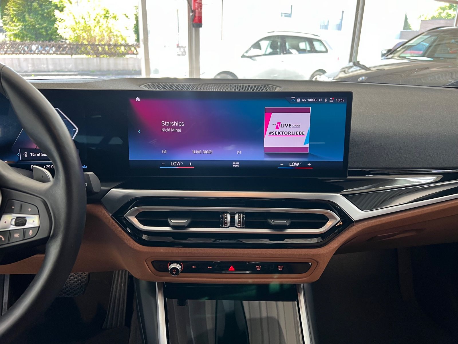 BMW 318 d Touring LED+Sensatec+Harman-Kardon+DA uvm. foto 25