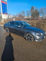 Mercedes-Benz E 220 d Autom. - - Mercedes-Benz E 220 Gebrauchtwagen in München