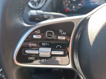 Mercedes-Benz GLA 250 e Progressive 360+AHK+Kam.+KeyLess+LED