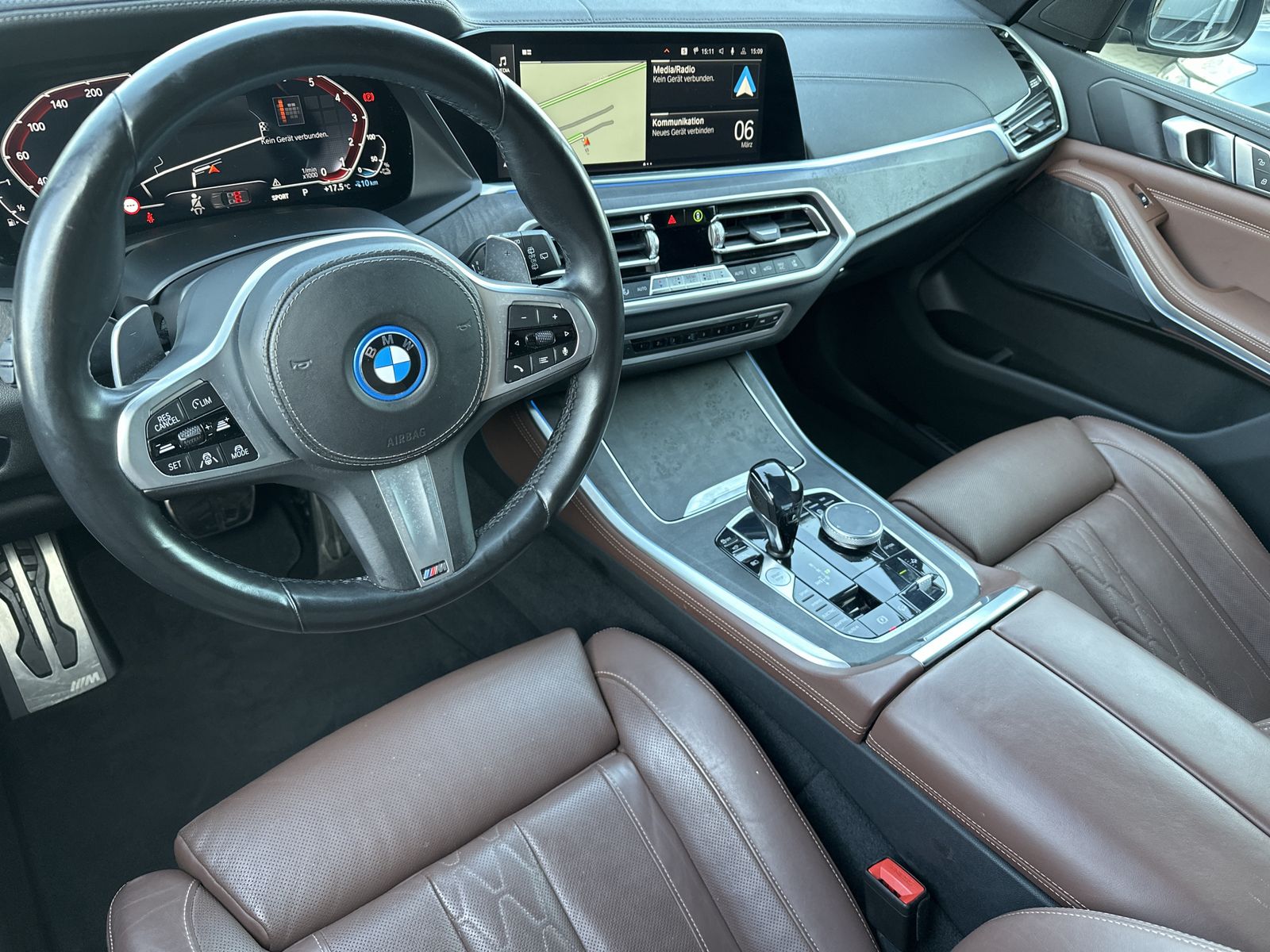 Fahrzeugabbildung BMW X5 xDrive45e M-Sport NAV+LED+PANO+360°+ACC+21ZO