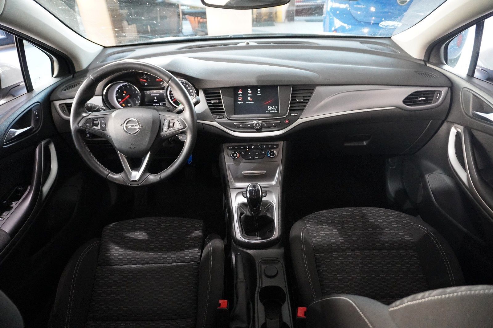 Fahrzeugabbildung Opel Astra K ST 1.0 BUSINESS NAVI/LED/SHZ/TEMP./SPORT