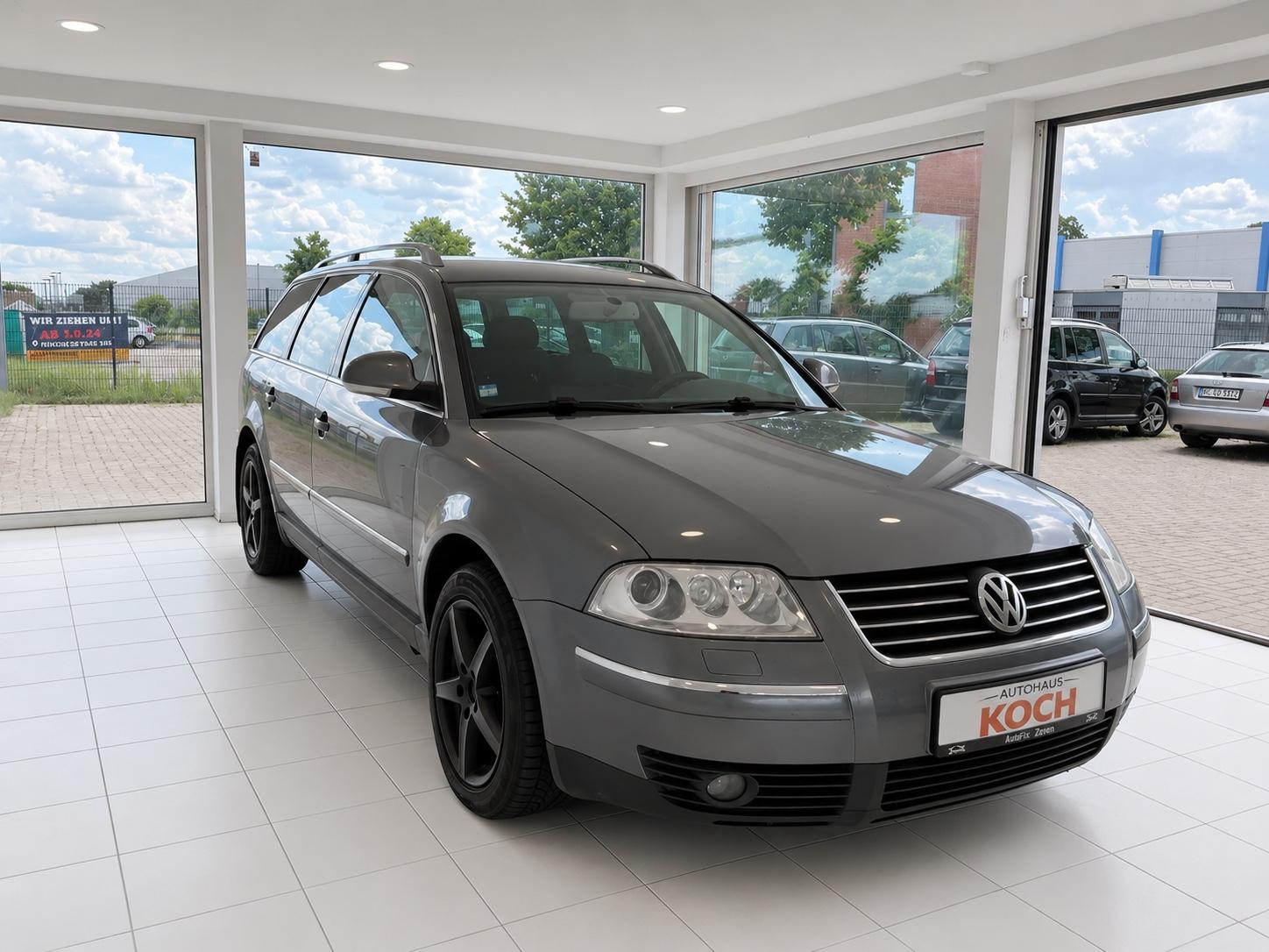 Volkswagen Passat 2005 — rear view