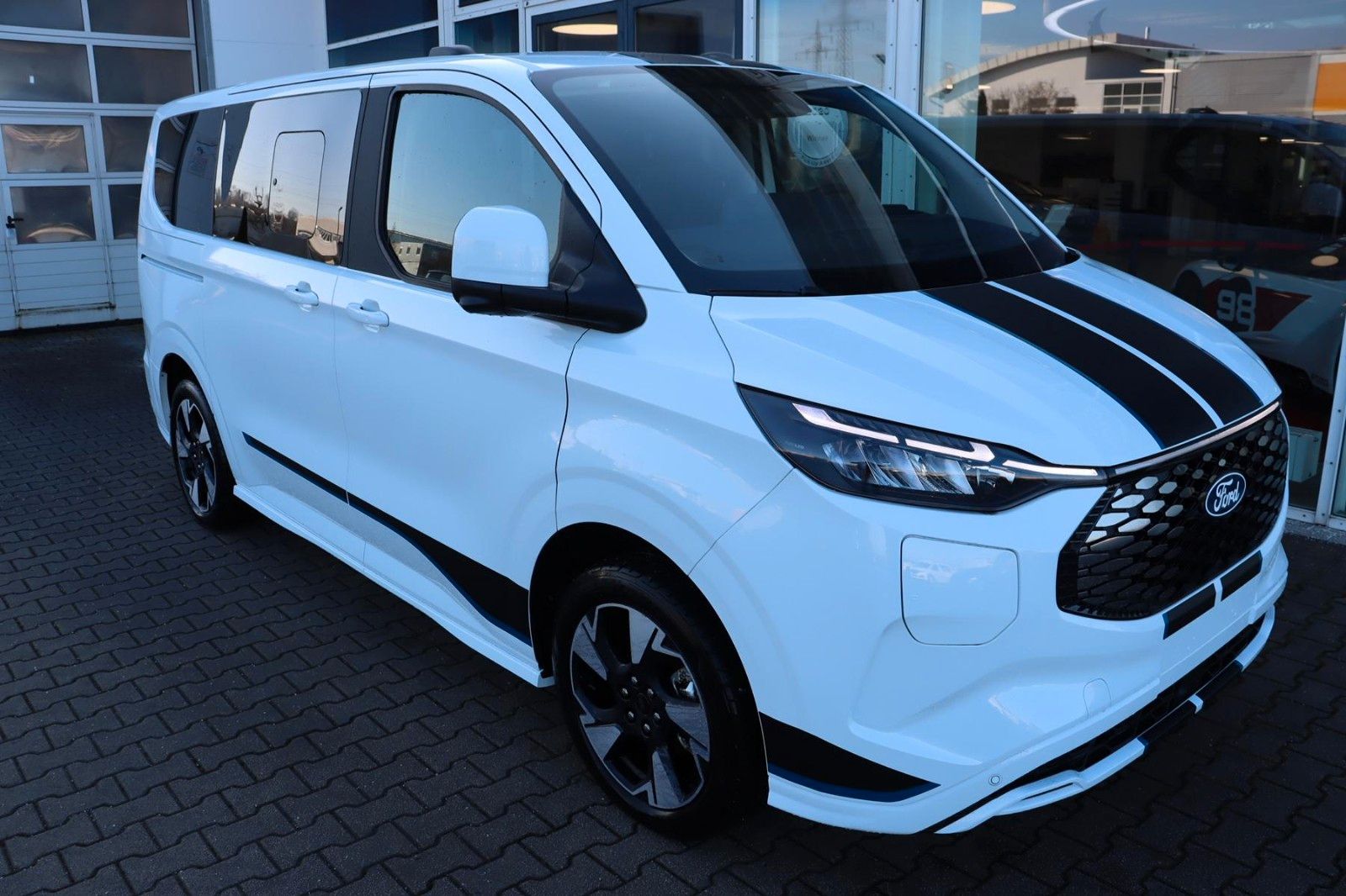 Ford Tourneo Custom Sport BEV 340 L1 AWD