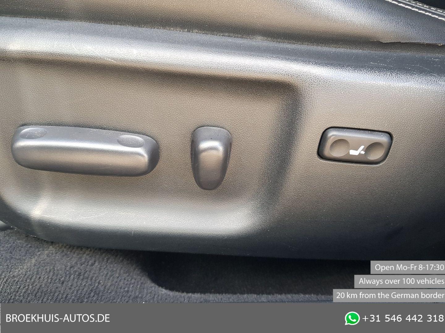 Toyota Avensis 2011 — photo 20