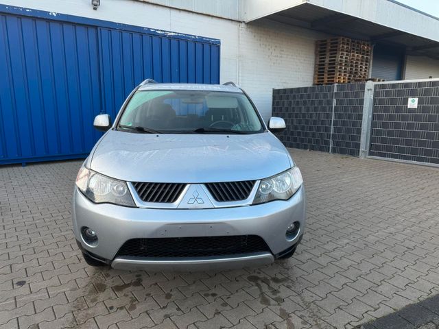 Mitsubishi Outlander 2.4 Invite,2 Hand,Topgepflegt,