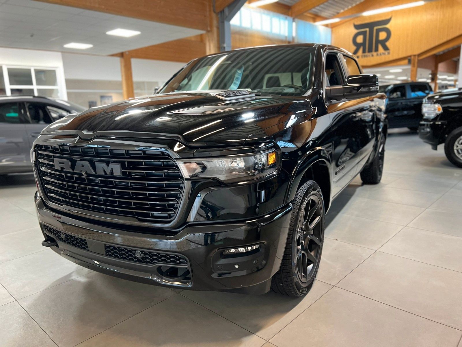 Fahrzeugabbildung Dodge RAM 1500 Laramie Night Premium, LUFT*AKTION*