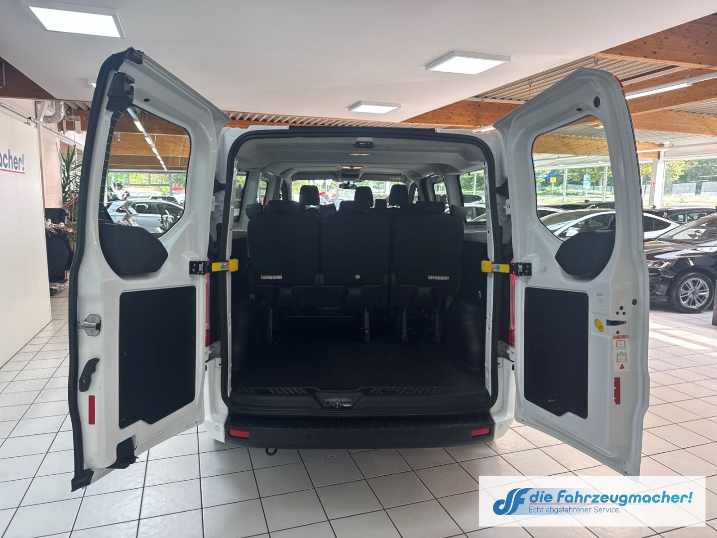 Fahrzeugabbildung Ford Transit Custom 320 L2 Trend 2.0 TDCi Dyn. Kurven