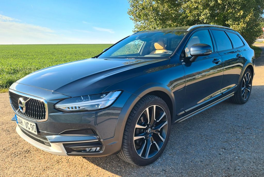 Image of Volvo V90 Cross Country