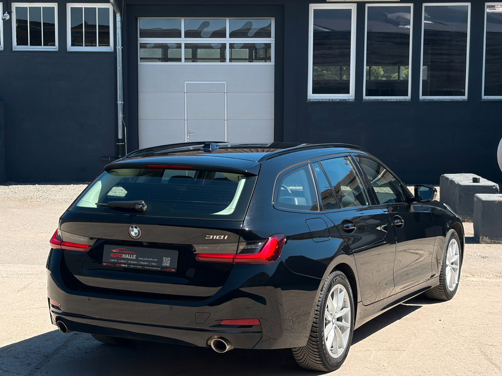 Fahrzeugabbildung BMW 318i Touring CockPit+ Alarm 3Z-Klima Kamera SHZ