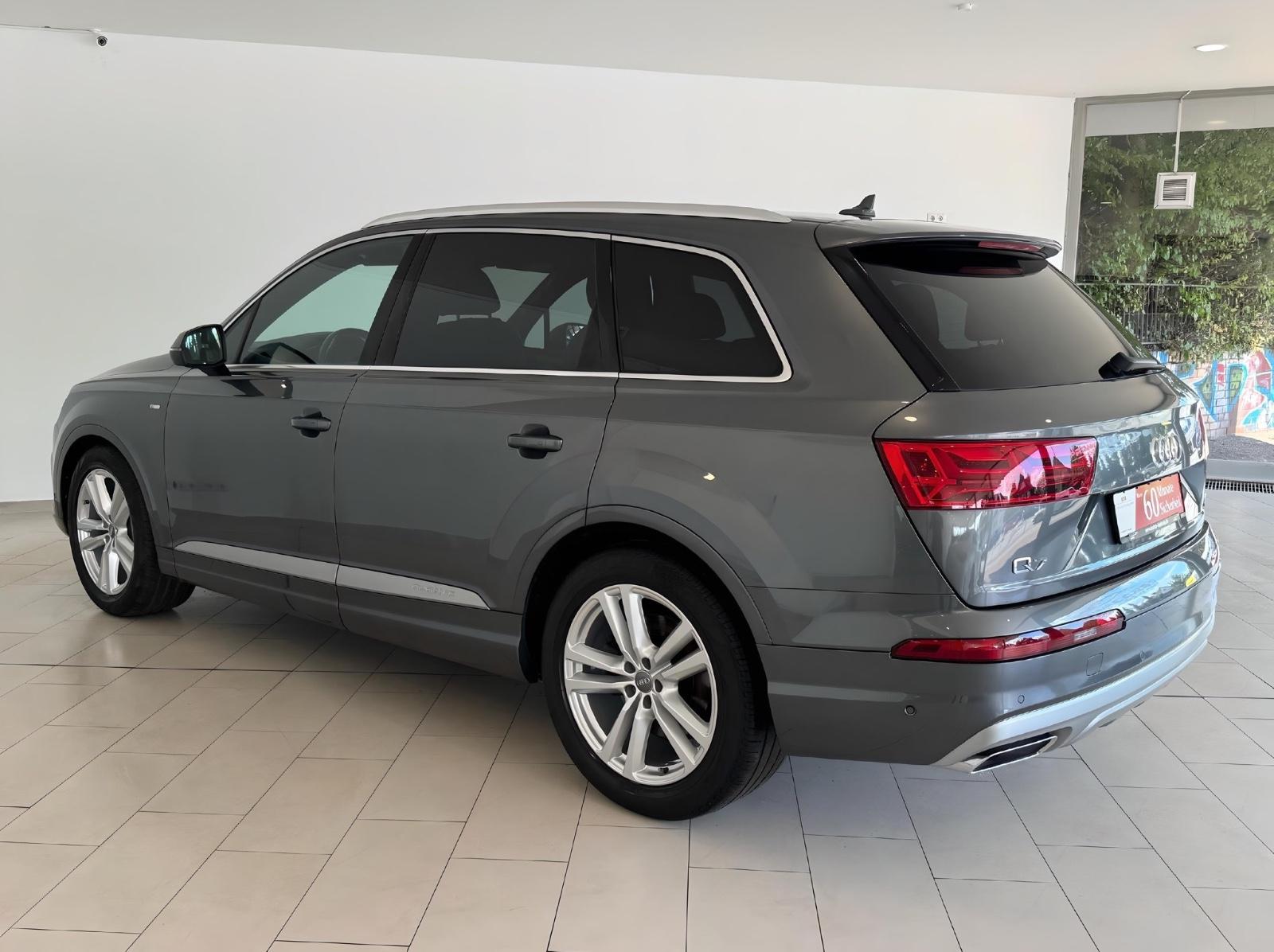 Audi Q7 3.0 TDI Quattro S-Line 7-Sitzer|PANO|1-HAND|
