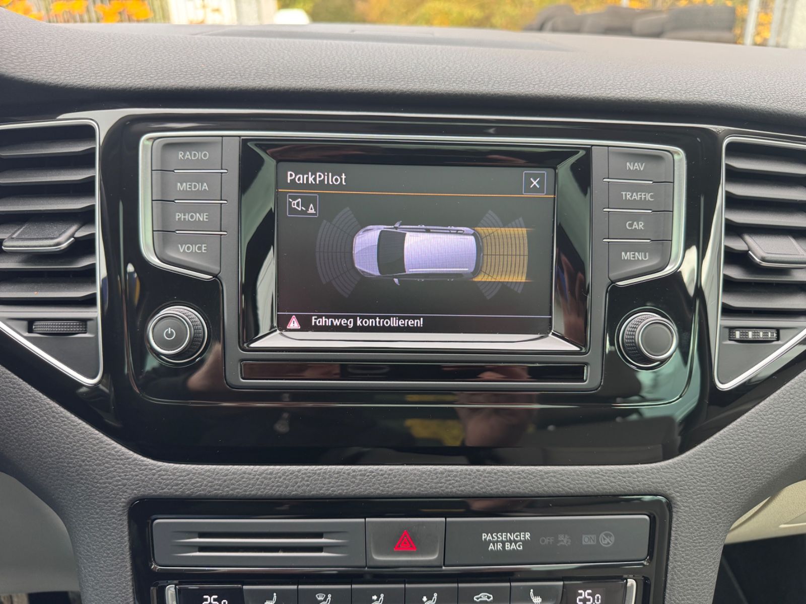 Fahrzeugabbildung Volkswagen Golf Sportsvan VII Highline Panorama+Navi+Xenon