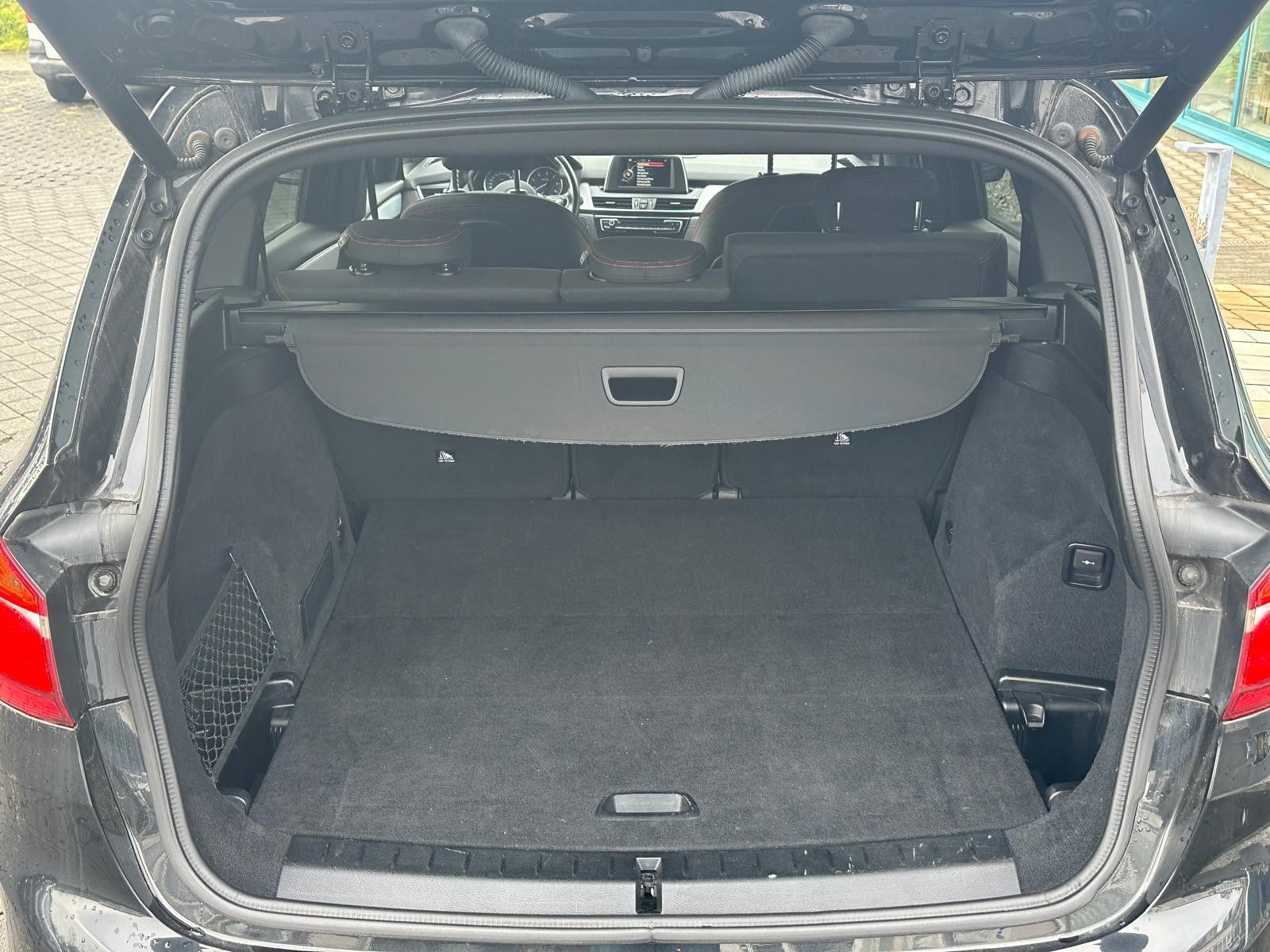 Fahrzeugabbildung BMW 216 Gran Tourer D Sport Line LED+PDC+MFL+NAVI+