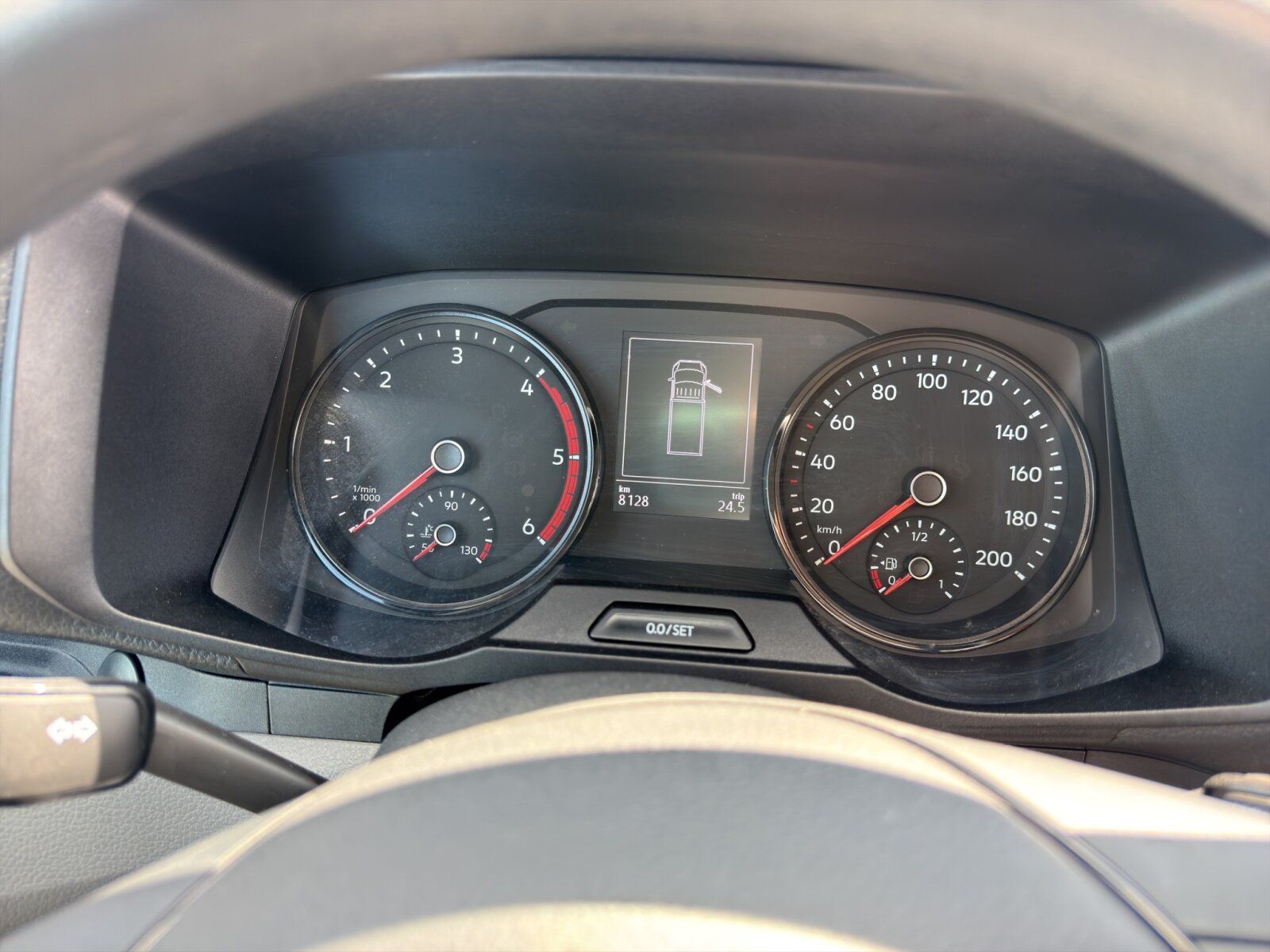 Fahrzeugabbildung Volkswagen Crafter 35 Koffer 2.0 TDI Ladebordwand