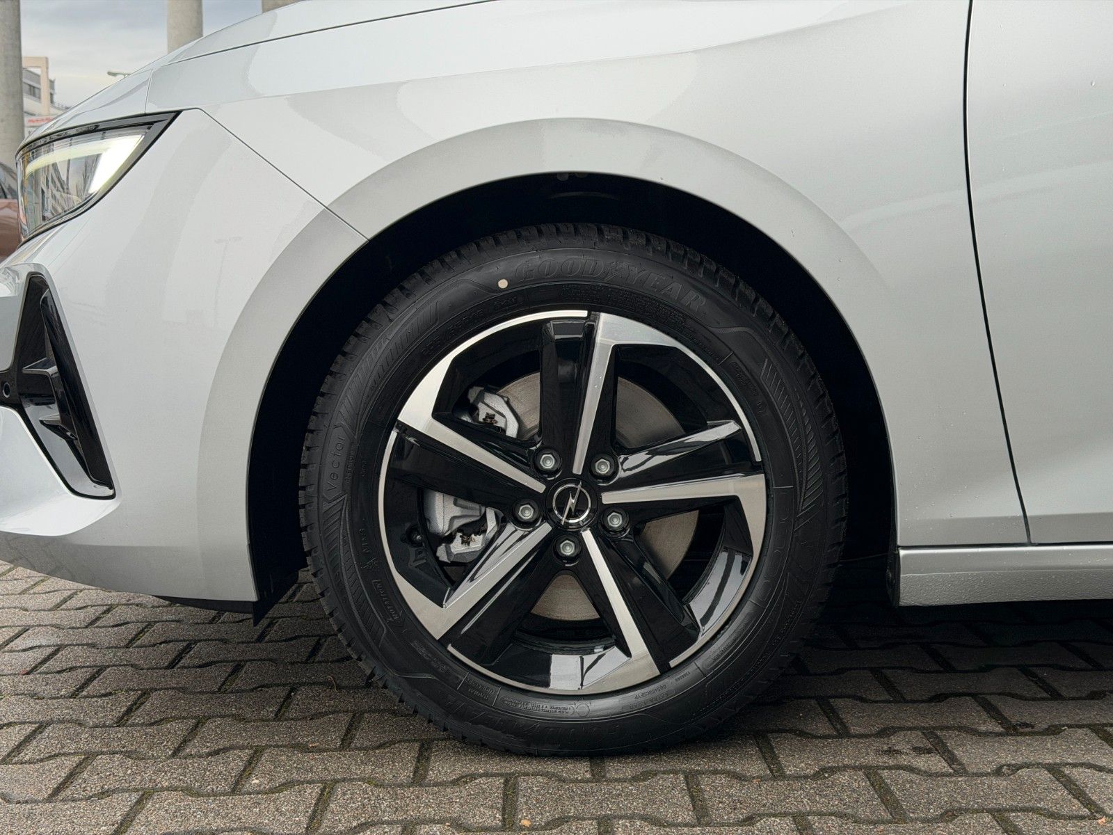 Fahrzeugabbildung Opel Astra L ST GS 145PS Hybrid Kamera/LED!