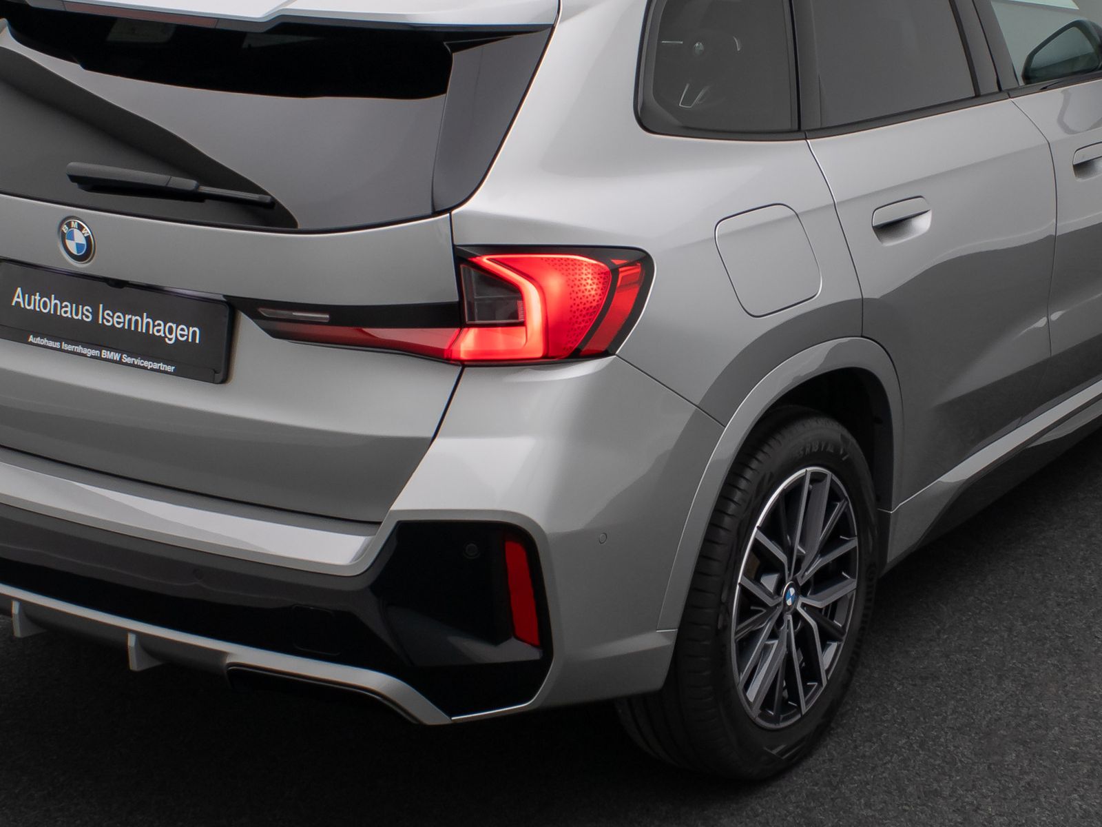 Fahrzeugabbildung BMW X1 sD18d M Sport Panorama Kamera DAB Komfort