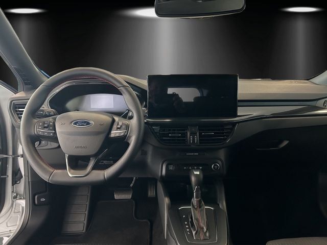 Fahrzeugabbildung Ford Focus Turnier ST Navi LED Dyn. Kurvenlicht ACC A