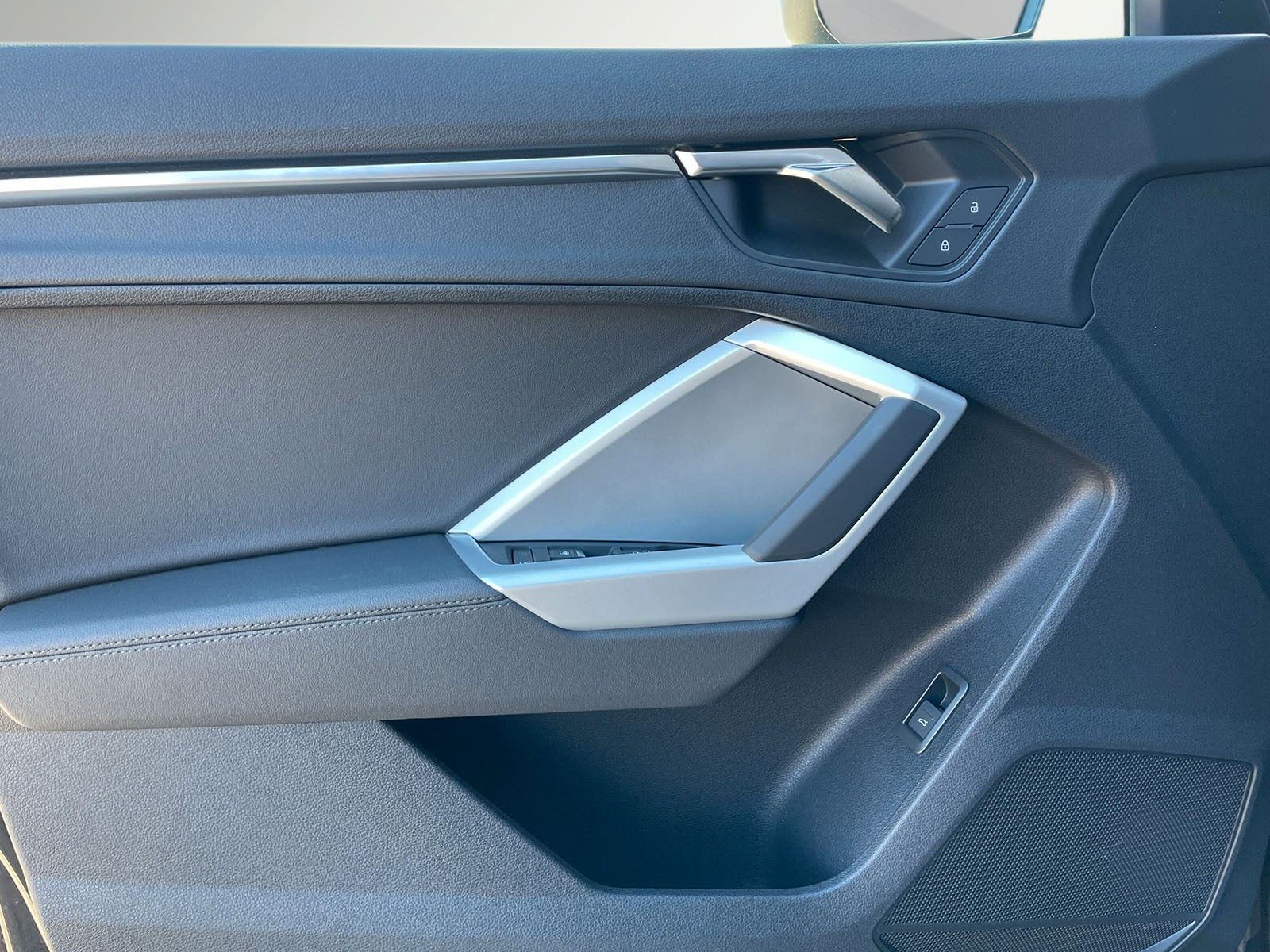 Fahrzeugabbildung Audi Q3 S-Line*Pano*AHK*Kamera*LED*Virt.Cockp*Spurass