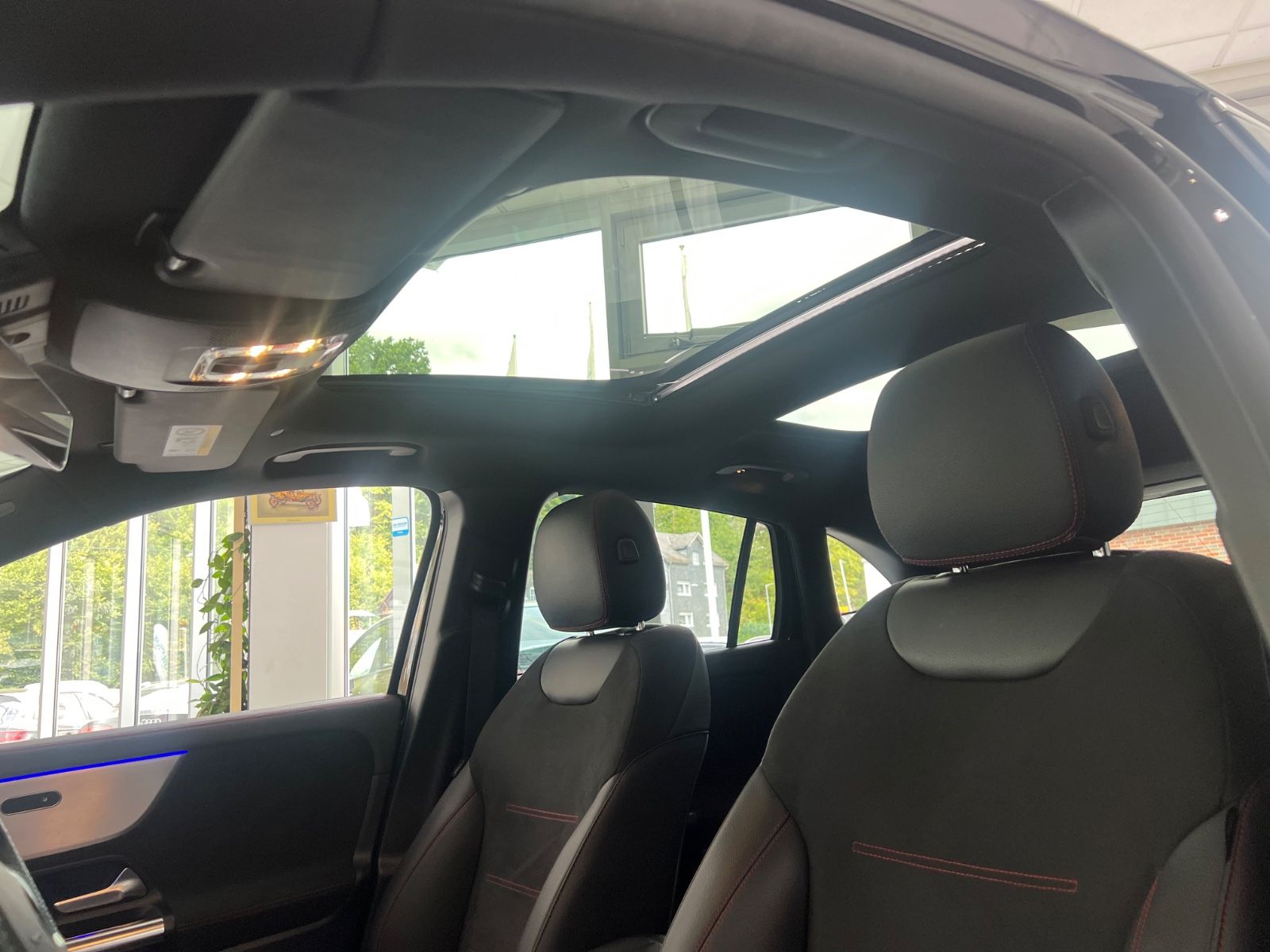 Fahrzeugabbildung Mercedes-Benz GLA 250 4Matic* AMG Line * PANORAMADACH *