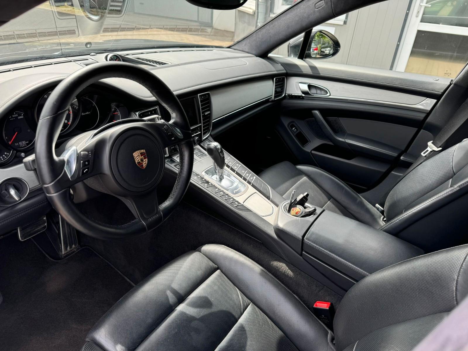 PORSCHE PANAMERA TURBO 4.8 V8 519 CH 4X4 BVA - ENTRETIEN PORSCHE COMLPET - TOIT OUVRANT - CAMERA 360°