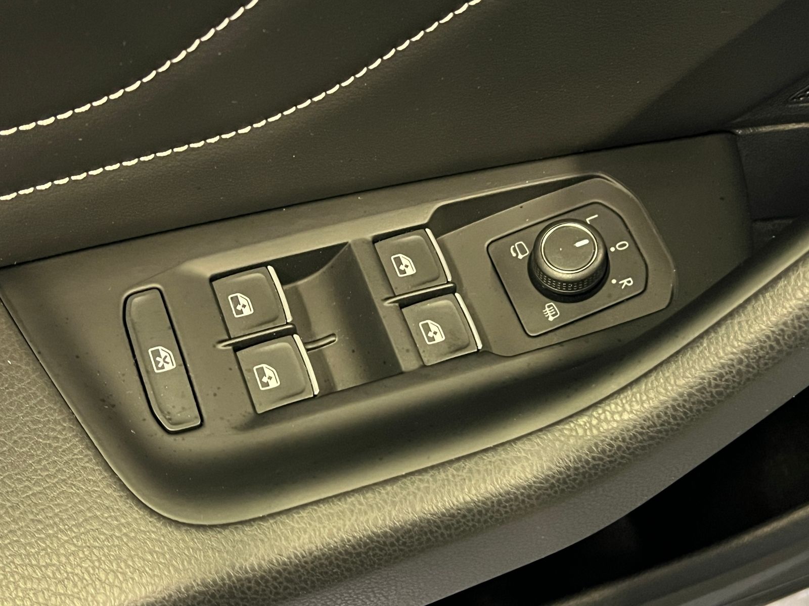 Fahrzeugabbildung Volkswagen Passat Alltrack Variant 2.0 TDI DSG 4MOTION *AHK