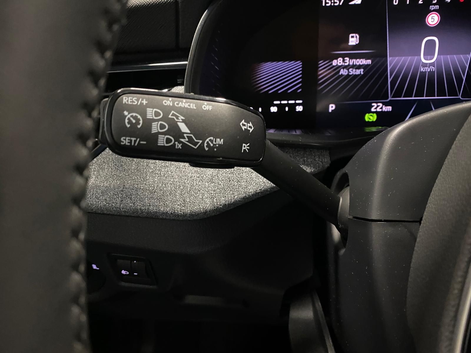 Fahrzeugabbildung SKODA Kamiq 1.0 TSI Selection AHK+APP+KLIMA+RFK+PDC+SI