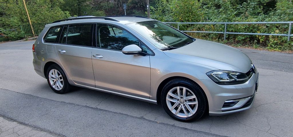 Image of Volkswagen Golf