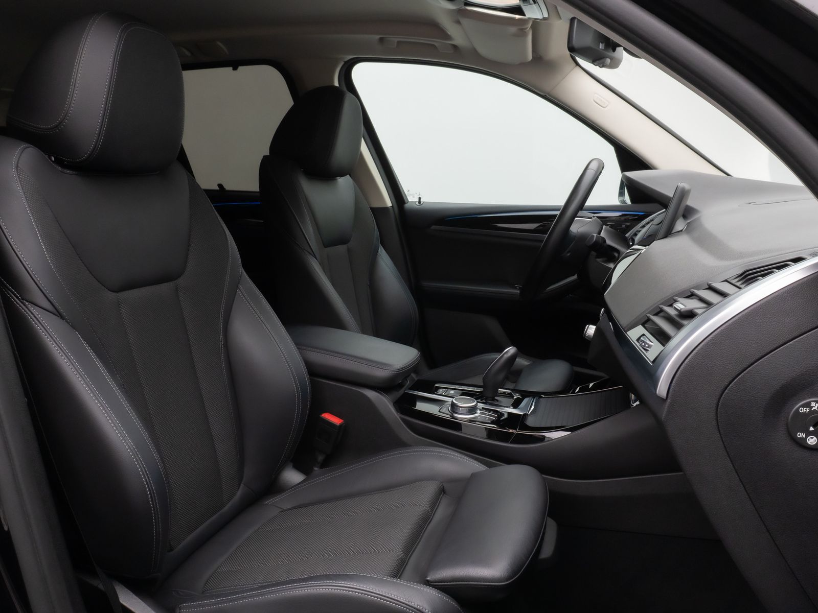 Fahrzeugabbildung BMW X3 xD30e xLine Kamera DAB HiFi Komfort Sport LED