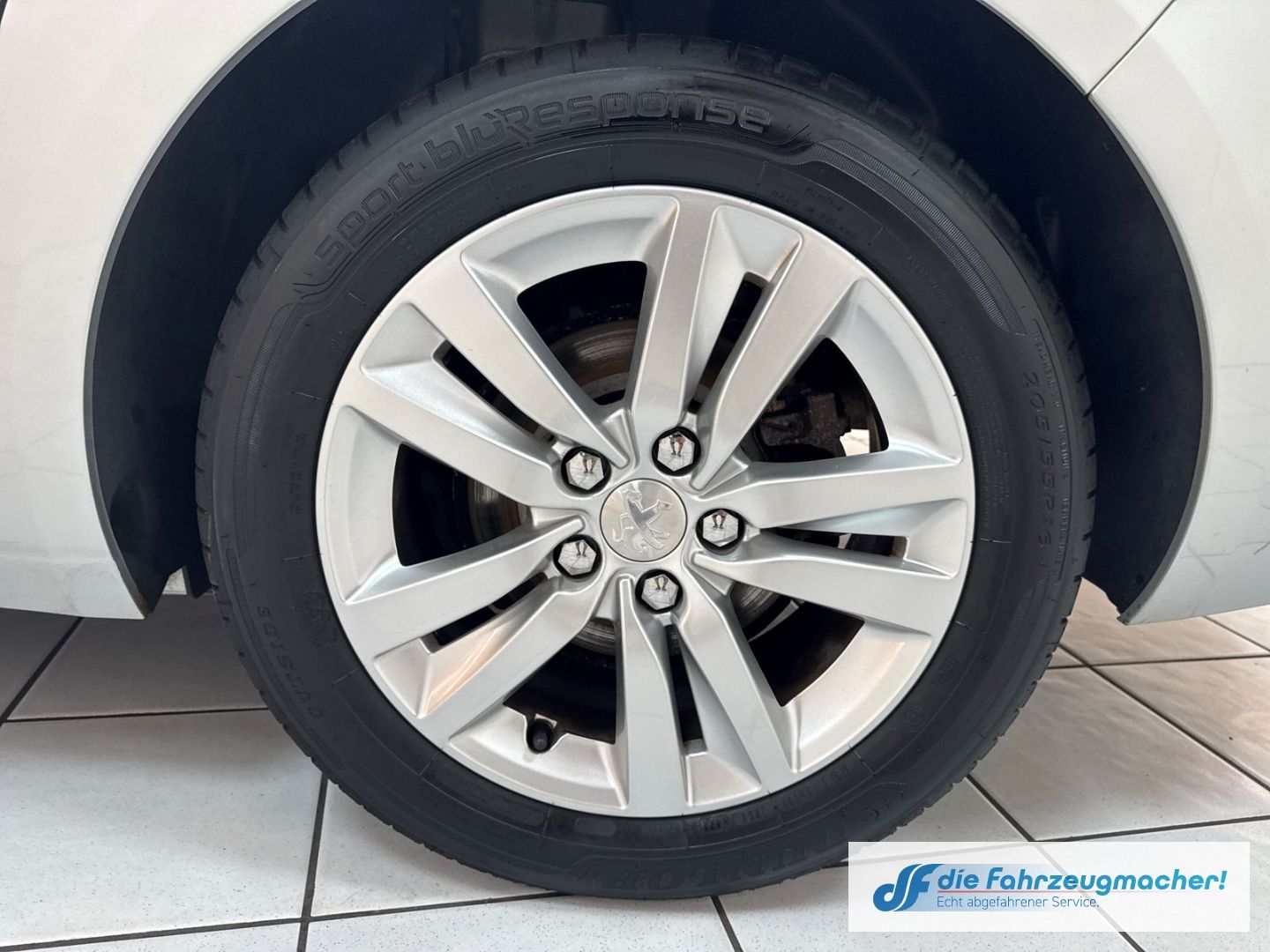 Fahrzeugabbildung Peugeot 308 SW Business-Line 1.6 BlueHDi 120 FAP 2-Zonen
